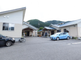 介護施設の屋外敷地と建物