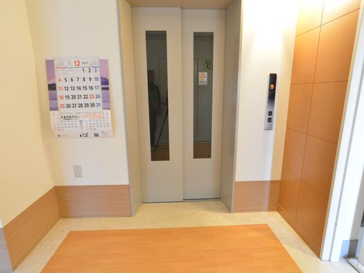 広いエレベーターホール