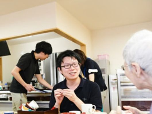 スタッフ
