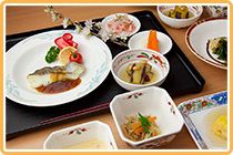 切り干し大根と焼き魚と野菜の煮物のセット