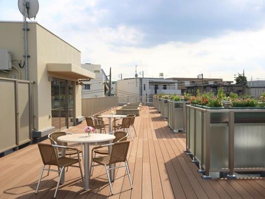 屋上ウッドデッキ