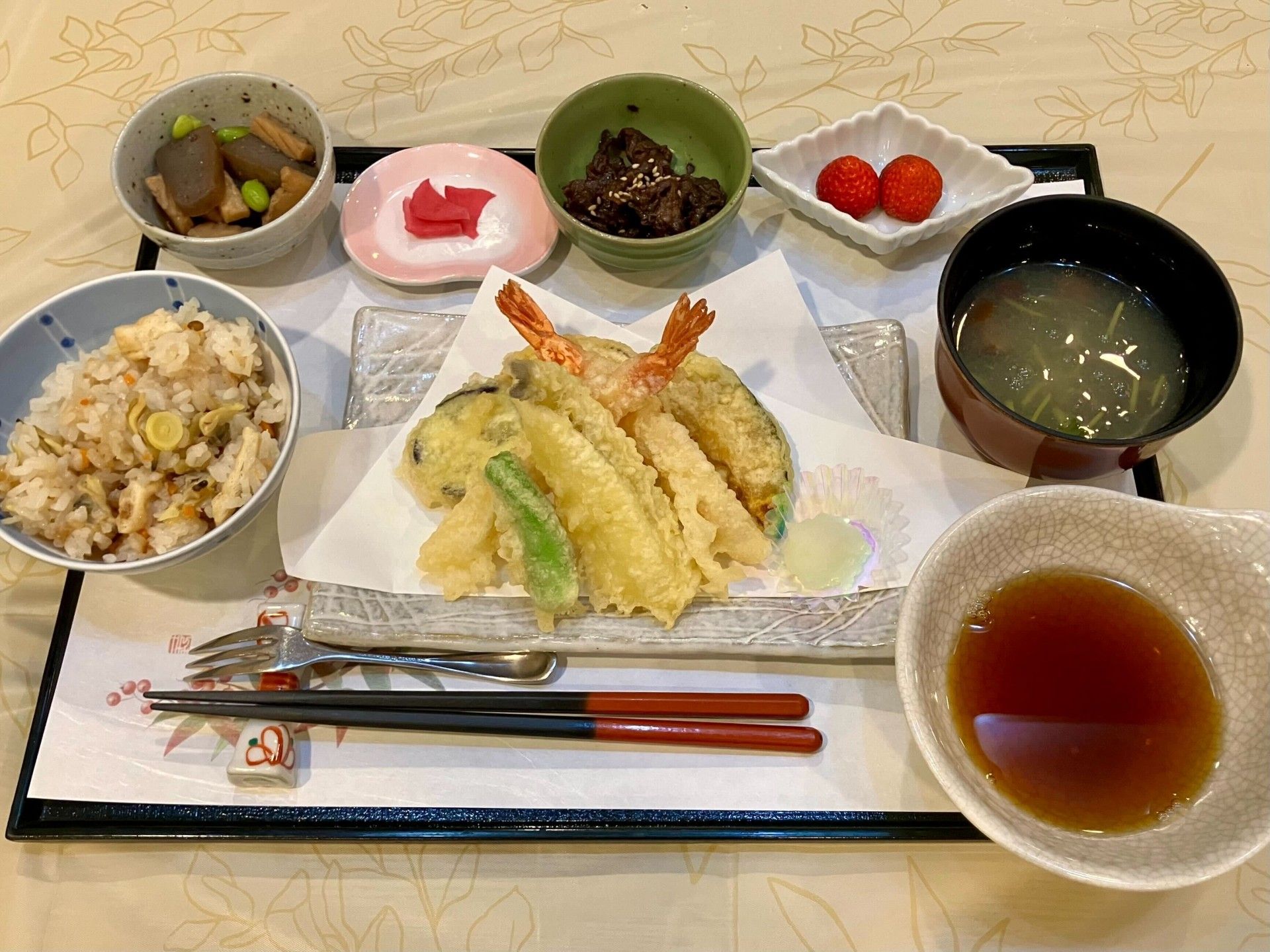 和食の食事セット