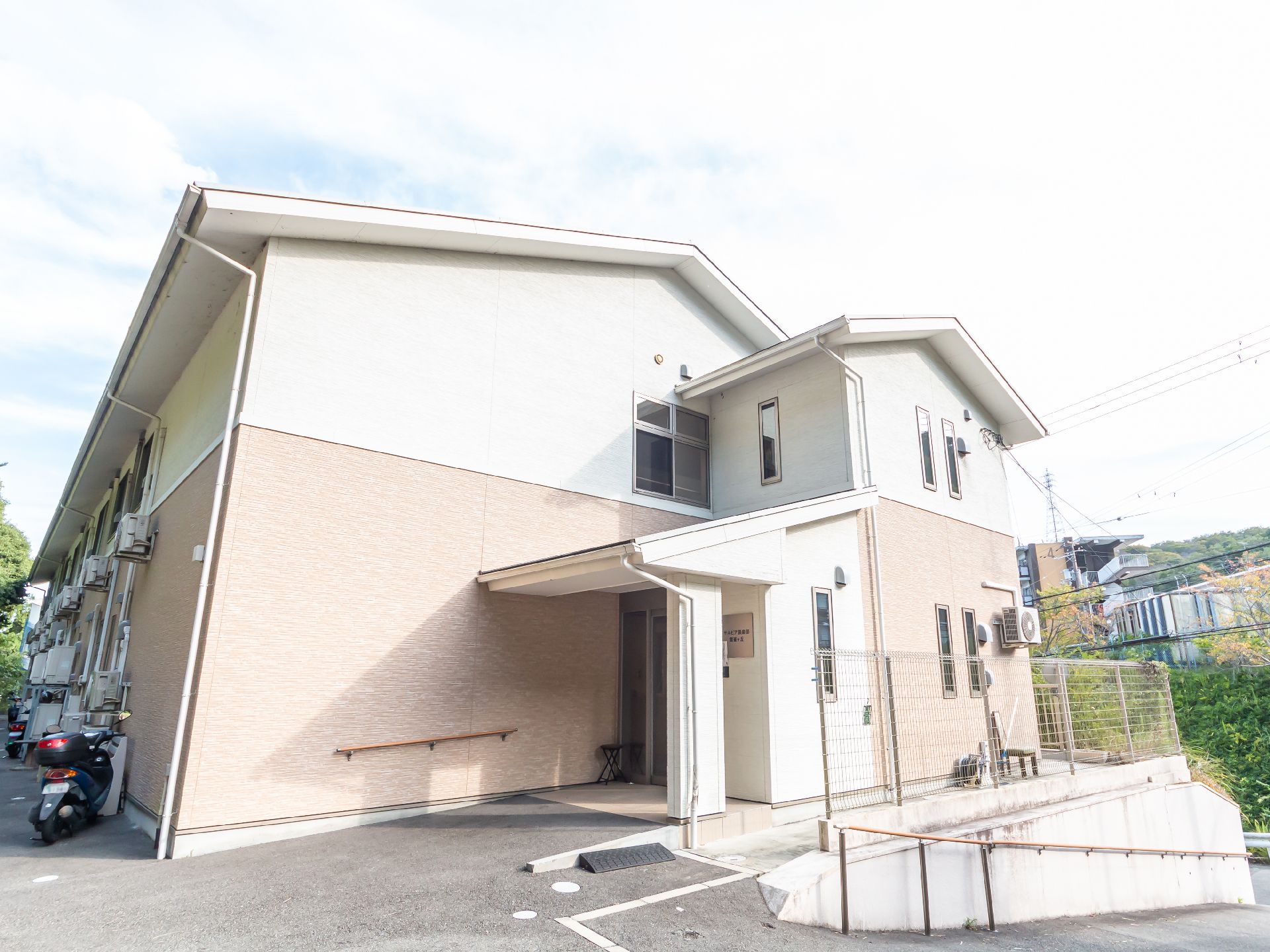 手すりを設置している入口