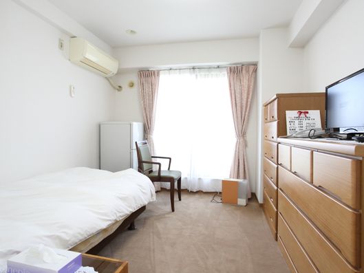 明るく清潔な個室