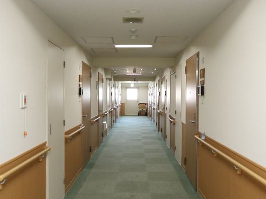 施設の廊下