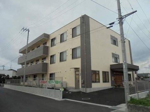 「ニチイケアセンター仙台栄」の外観。普通のマンションのようで親しみやすい。