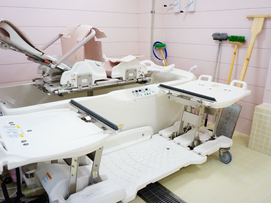 介助用の入浴設備