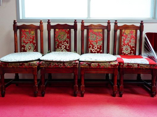 食堂にある椅子