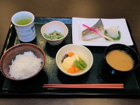 グランレーヴ渋谷の食事。栄養管理士の下でしっかりとバランスをとったお食事をご提供しております。