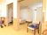 大部屋があり、介護用ベッドが置かれている。隣とはカーテンで仕切られており、部屋の出入口は引き戸になっている。