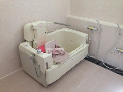 機械浴のある浴室