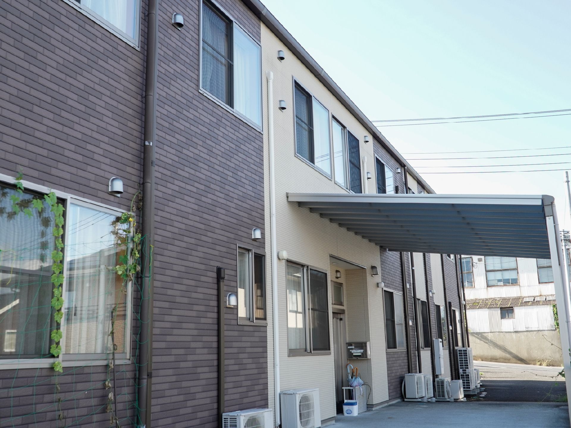 玄関まで段差のない施設の入り口