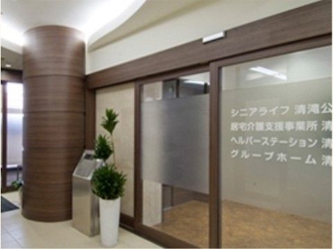 自動ドアのある玄関