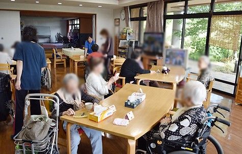 和やかな交流の場