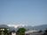 施設からは標高の高い山が見える。緑が生い茂る季節になっても山には雪が残っており、コントラストを楽しんでいただける。