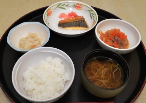 「サンフレンズしずか」お食事。栄養バランス抜群のお食事ですのでご安心ください。