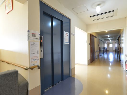 エレベーター前ホール