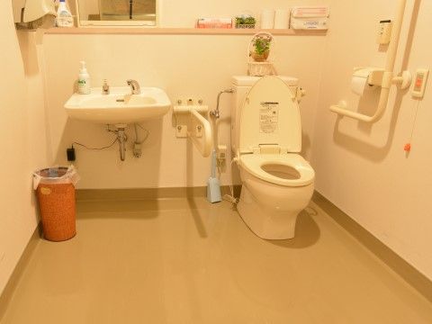 「サンフレンズ宇都宮」のトイレ。洗面付きのトイレ。