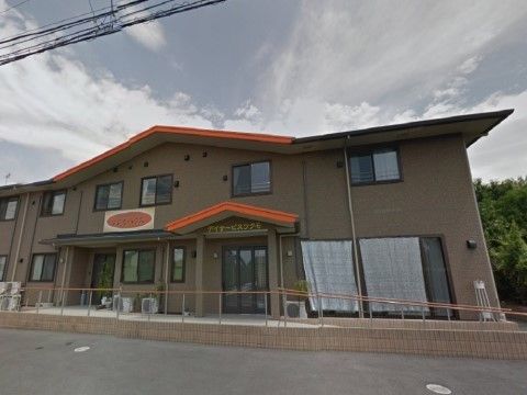 非常階段を設け、万一の災害時の避難経路を確保している。入居者様が安心して生活できる環境を整えている。
