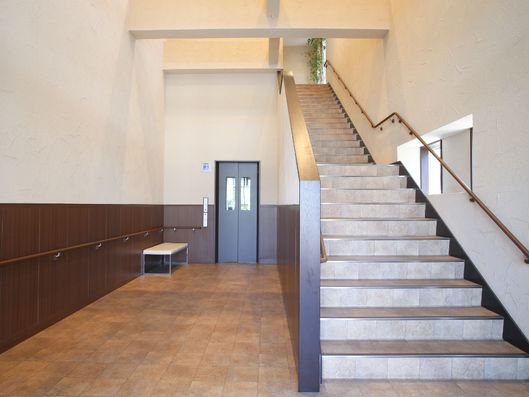 階段とエレベーター