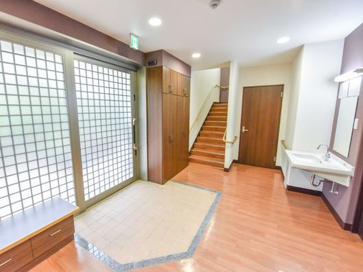 頑丈なエントランスドア