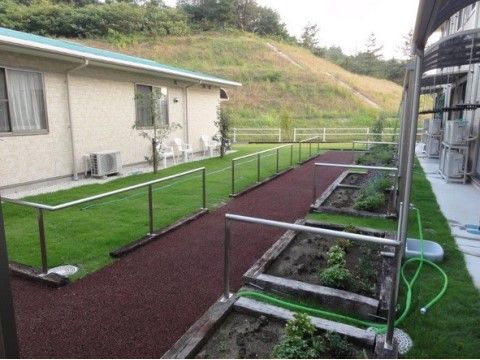 住宅型有料老人ホーム 慶の家の花壇。自分好みの花壇を作れるので、一年を楽しみにお送りいただけます。