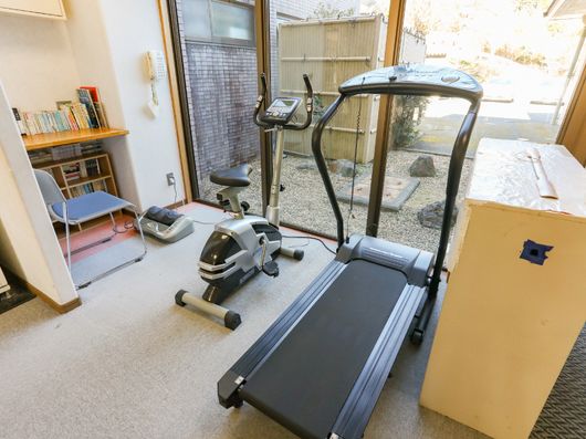 トレーニングマシン