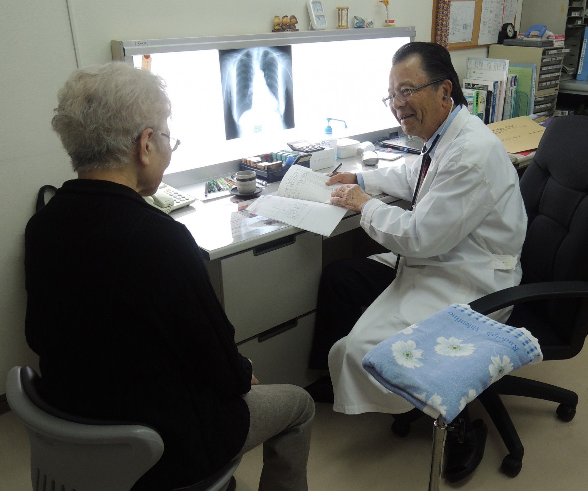 隣接場所には診療所があり提携している。