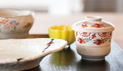 料理ごとに食器を変えるお食事