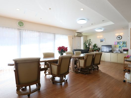 暖かな日のさしこむリビング