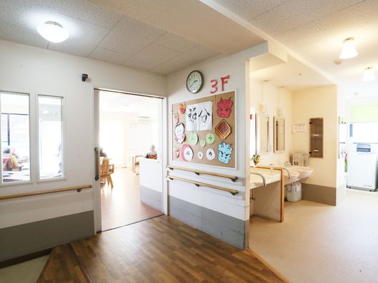 洗面台はフットレス