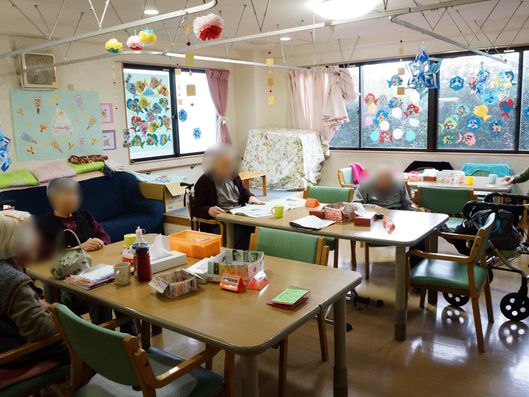 のんびりと寛ぐ利用者