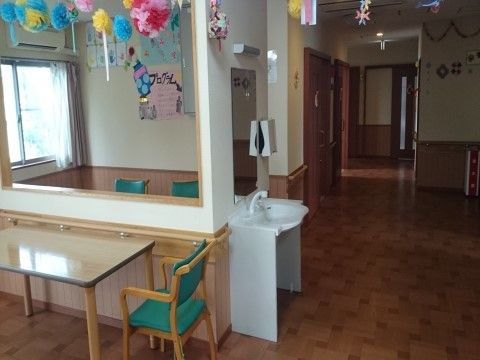 「ガーデンコート千葉さつきが丘」館内の様子。館内はリラックスできる空間が整っています。