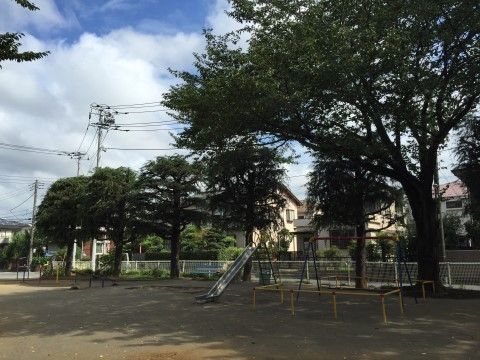 「ガーデンコート船橋三山」近くの公園。お散歩でよく訪れます。自然豊かな環境で気分転換をしてください。