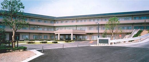 広々とした施設の外観