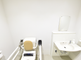 バリアフリーデザインのトイレ施設