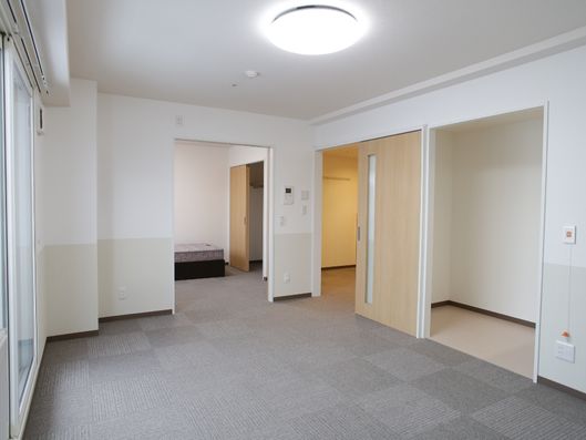 ベッドルームがある個室