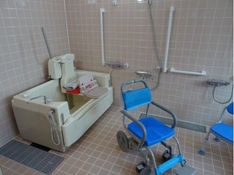 浴室に設置されたシャワーチェア