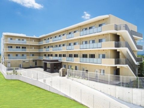 サニーライフ川崎宮前の外観。きれいな外観を誇る当施設は、一人ひとりの生活を大切にするようサポートいたします。