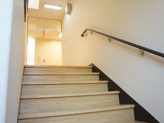 手すり付き階段