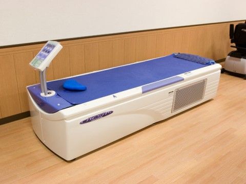 共有スペースに置かれたどなたでもご利用いただけるウォーターベッド。心地よい寝心地に心身ともにリラックスができる。