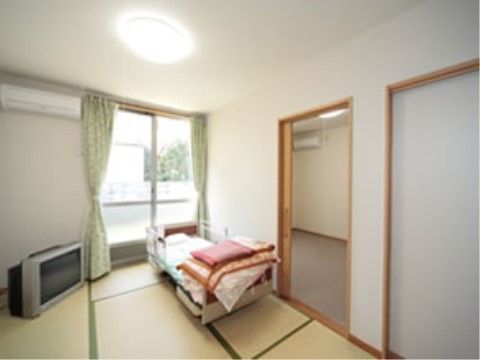 居室には、和室仕様がある。畳の香りに浸って足を伸ばしたり、寝転んだり、のんびりと癒しの時間を過ごしていただける。