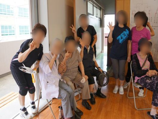 ご入居者様とスタッフ