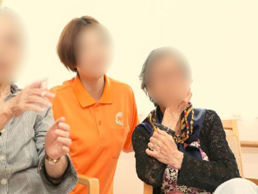 ご入居者様とスタッフ3