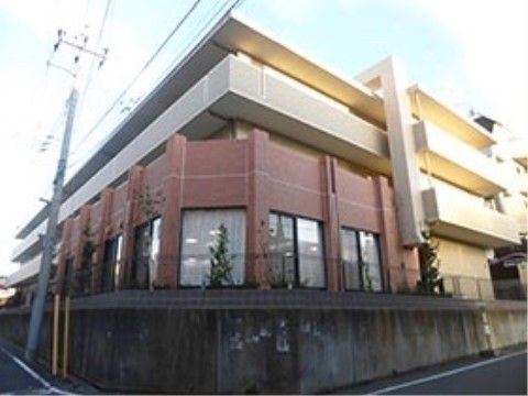 ベストライフ我孫子Ⅱの外観。53名入居可能な施設。
