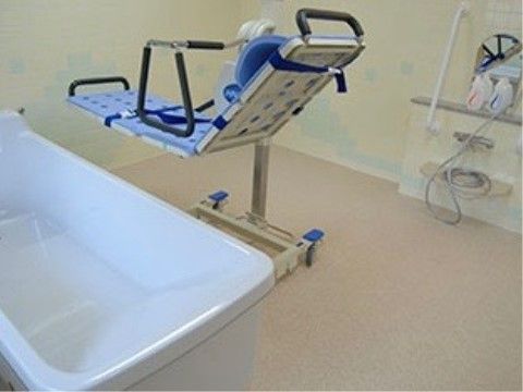ベストライフ我孫子Ⅱの機械浴室。座ったまま入浴できる。