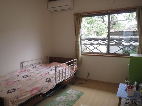 「清水水源の家二番館」の居室。畳が昔親しんだ、思い出が蘇る。