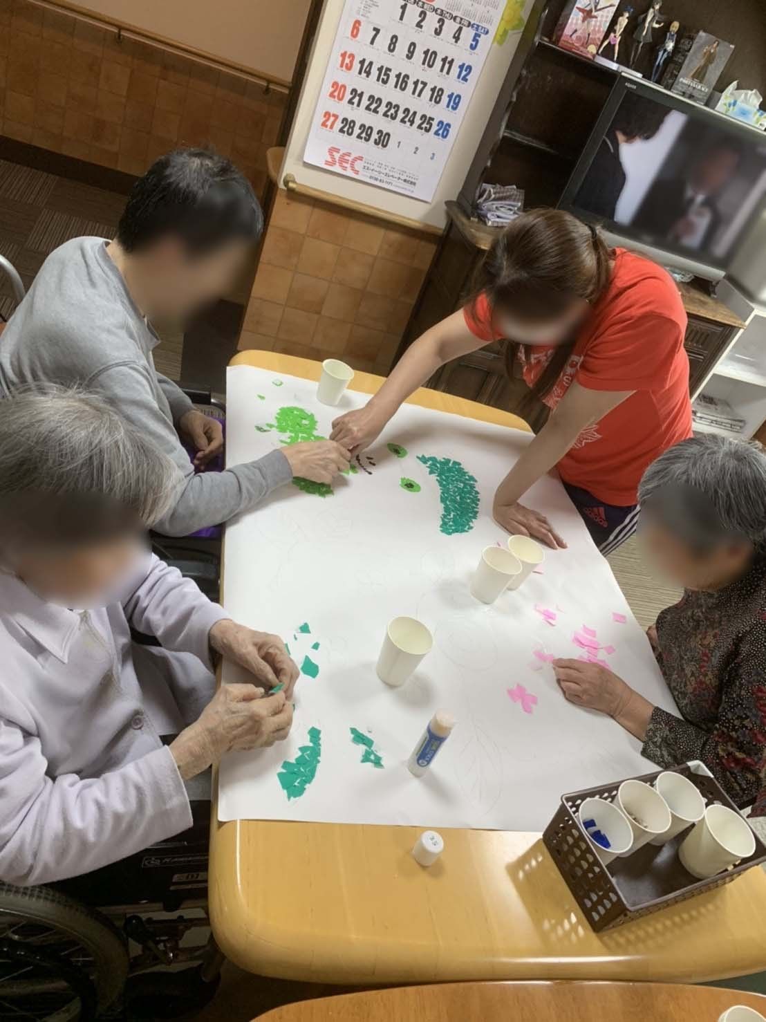 多世代交流の手芸タイム
