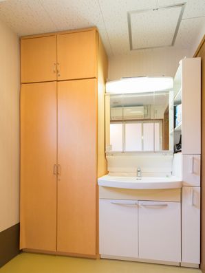 クローセットと洗面台