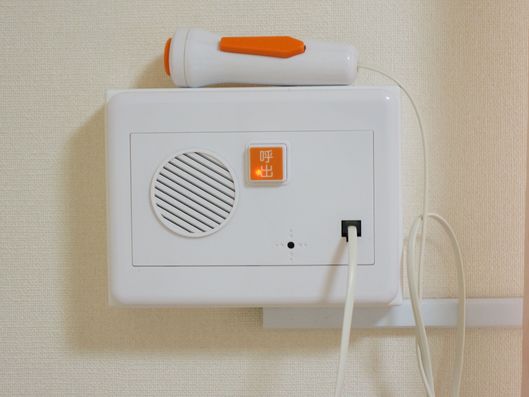 呼び出しボタン